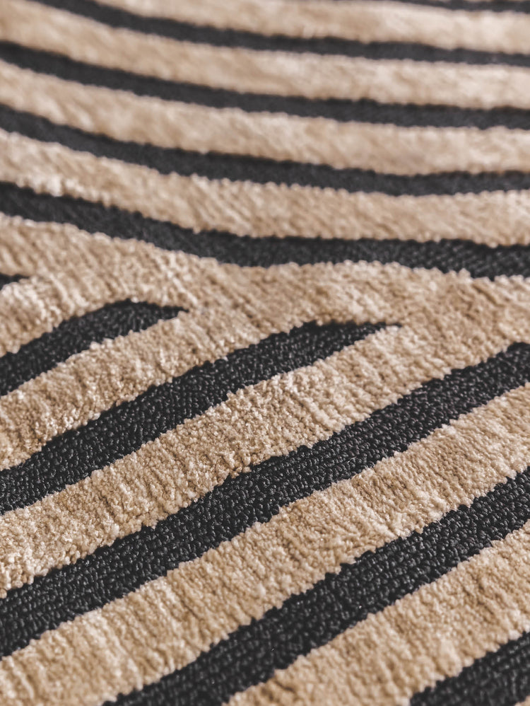 Kensington Rug in Black Oyster